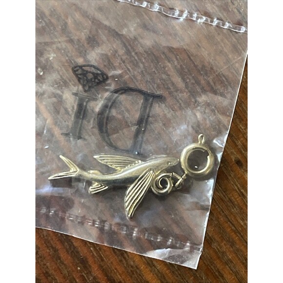 New Di Diamonds International Cruise Ship Jewelry Flying Fish Charm - Picture 3 of 3